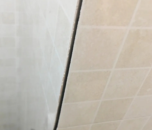 广元瓷砖空鼓维修公司分享阳台瓷砖脱落的修复过程可以分为以下几个步骤